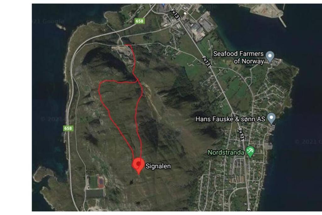 I Enebolig Pa Valderoya Ved Alesund Ytterland